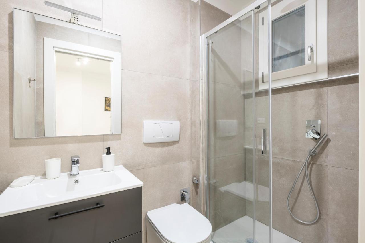 Easystayrome 10 Pax 3 Baths 1 Min From Metro Buitenkant foto